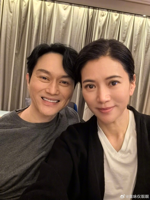 当日破亿, 常被镜头捕, 买包成瘾