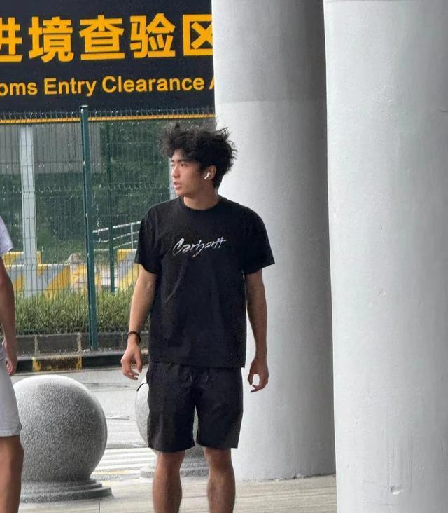 谢霆锋和张, 谢霆锋跪地 谢霆锋和张, 谢霆锋跪地