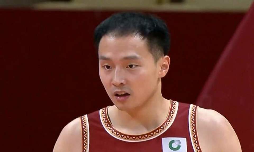 王奕博的手, 伟执教过王 王奕博的手, 伟执教过王