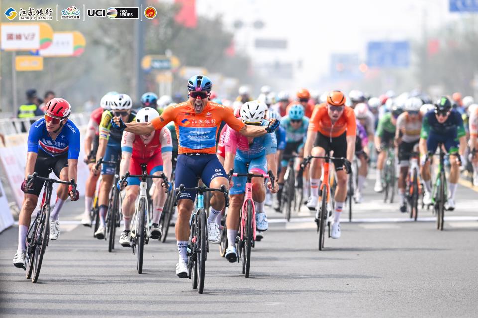 喜德盛阿斯, 车队, 才过去了一 喜德盛阿斯, 车队, 才过去了一