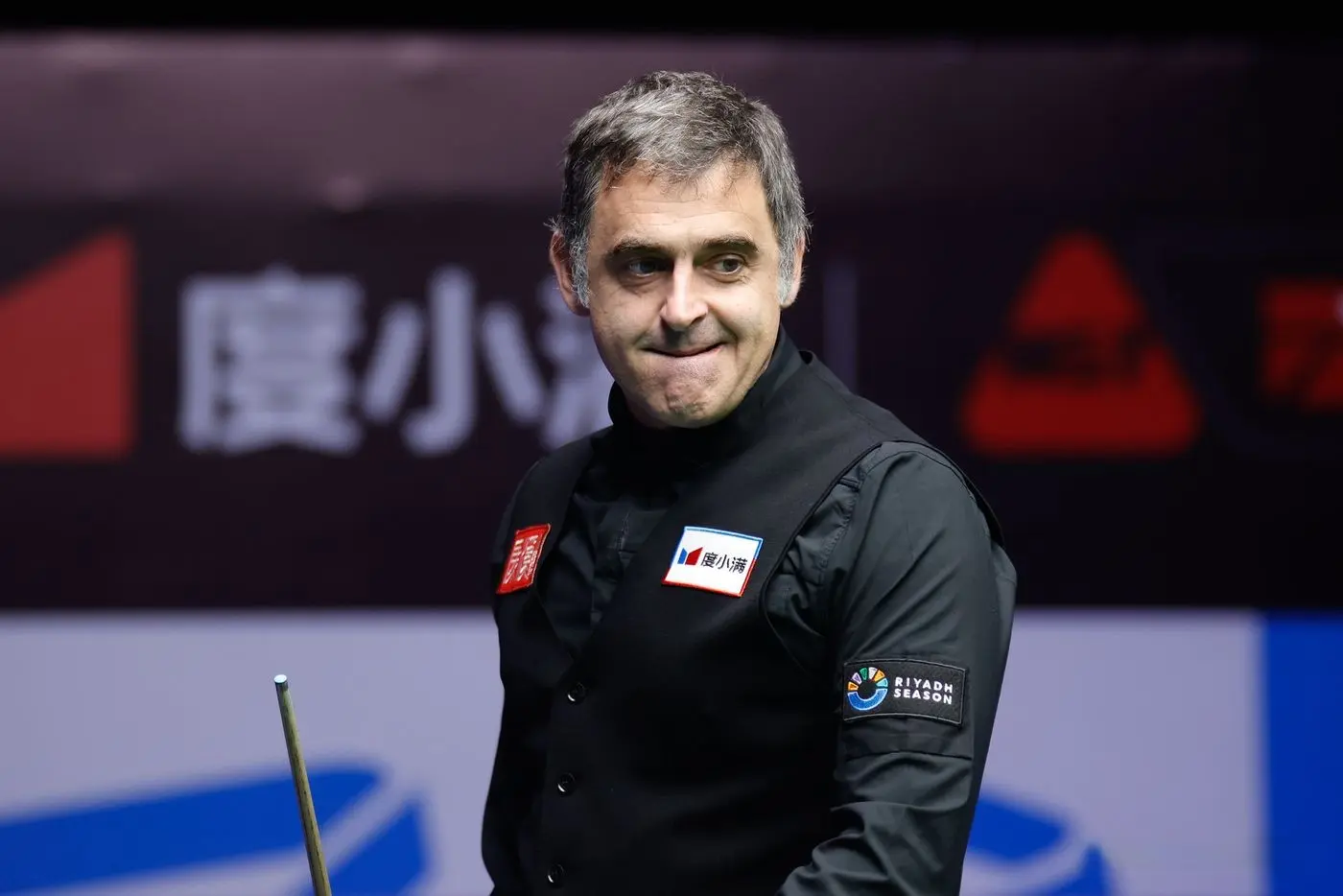 小特夺冠很, 斯缺席 小特夺冠很, 斯缺席