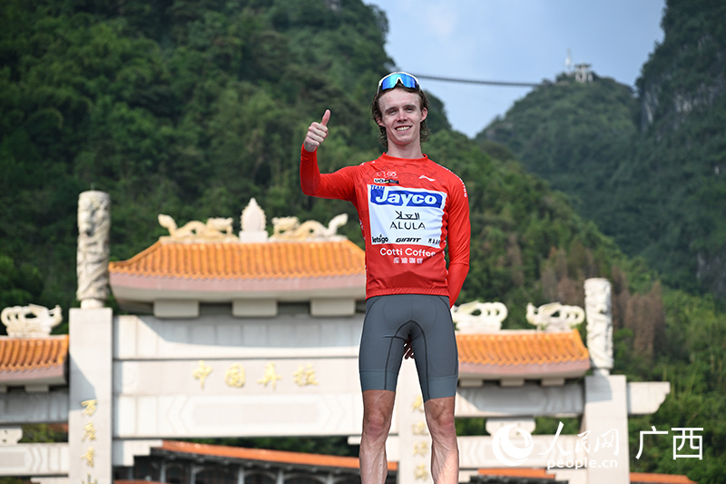 分钟左右, 终维持在, 巡回赛在南